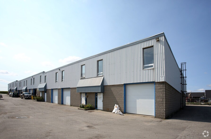 More Photos Of 1033 Pattullo Ave, Woodstock Industrial For Lease