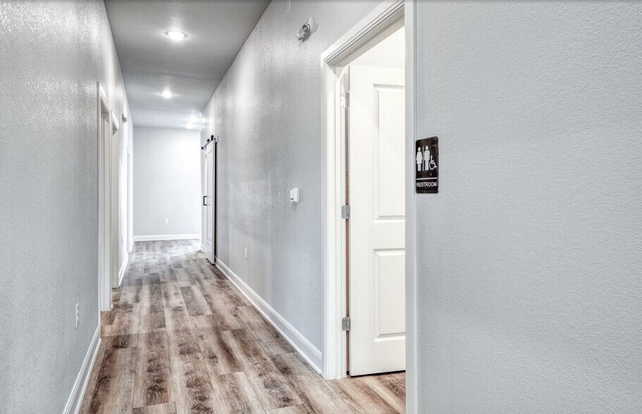 More Photos Of 2200 N A W Grimes Blvd, Round Rock Medical For Sale