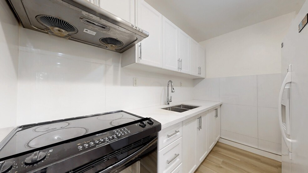More Photos Of 1784 Jane St, Toronto Storefront Retail Office For Sale