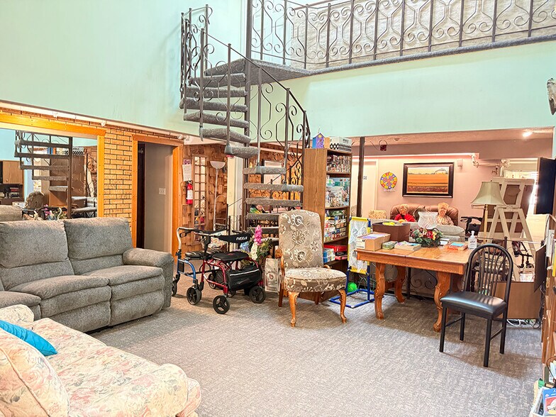 More Photos Of 512 Thunder Bridge Rd, Lindsay Healthcare For Sale