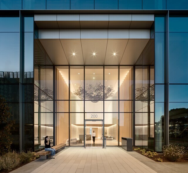 More Photos Of 200 Twin Dolphin Dr, Redwood City Office For Lease