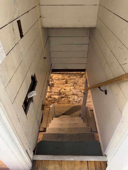 More Photos Of 168 13th Ave NE, Minneapolis Storefront Retail Office For Lease