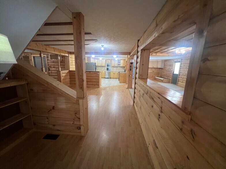 More Photos Of 380 S Main St, De Graff Light Manufacturing For Sale