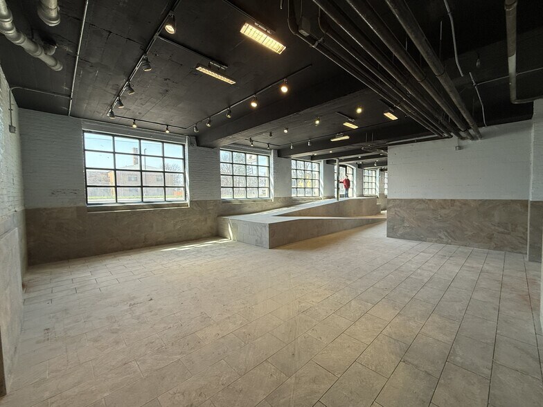 More Photos Of 50 S Broad St, Middletown Warehouse For Sale