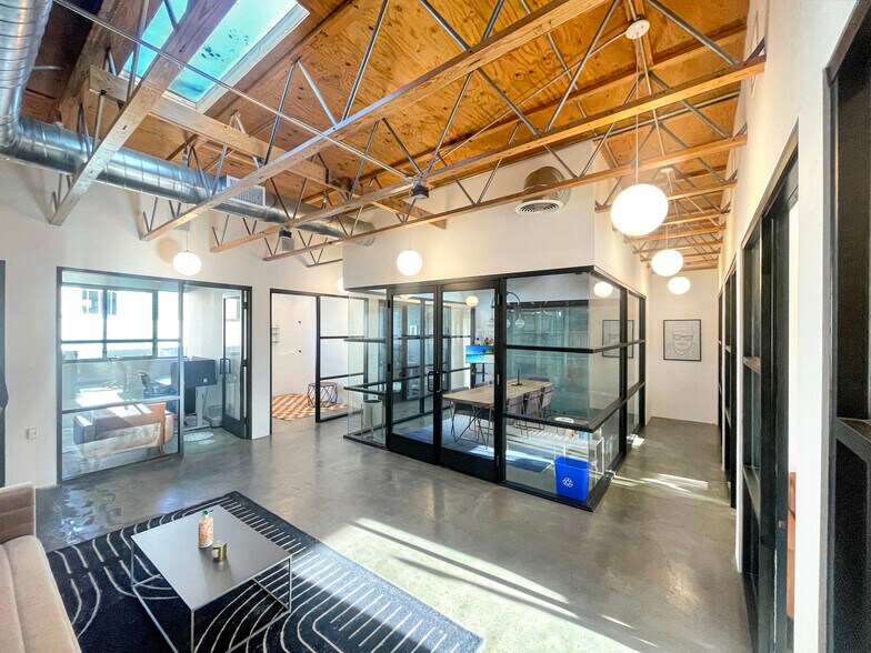 More Photos Of 5532-5538 N Figueroa St, Los Angeles Loft Creative Space For Lease