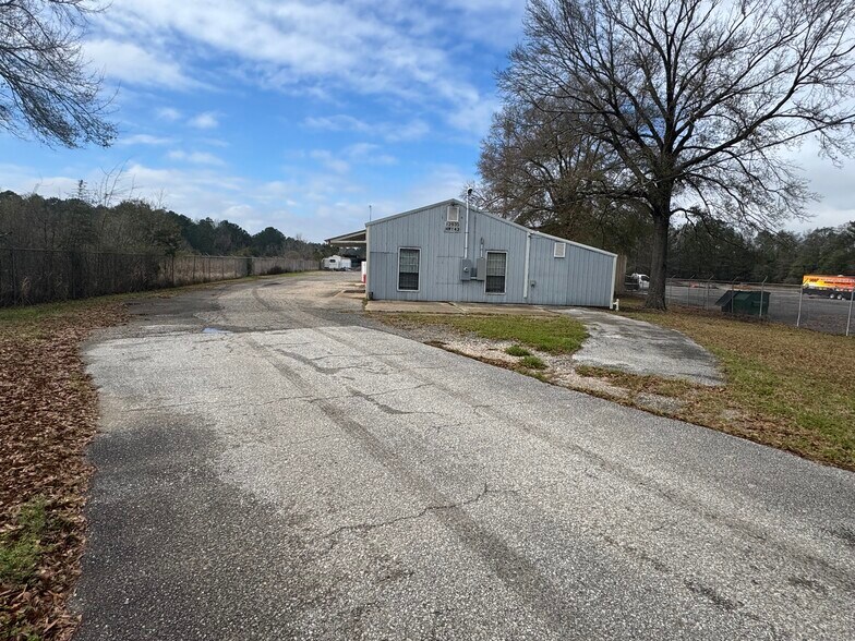 More Photos Of 12935 U. S. 43, Axis Flex For Lease