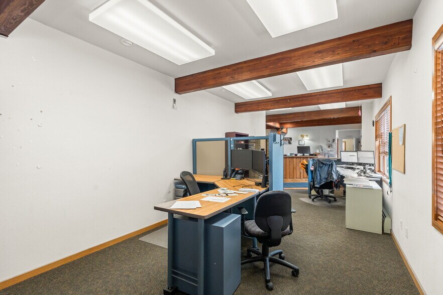 More Photos Of 1111 Rose St, Georgetown Office For Sale
