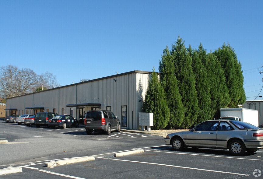 More Photos Of 450 S Cemetery St, Norcross Warehouse For Lease