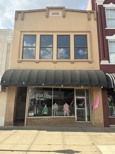 Primary Photo Of 224 W Randolph Ave, Enid General Retail For Sale