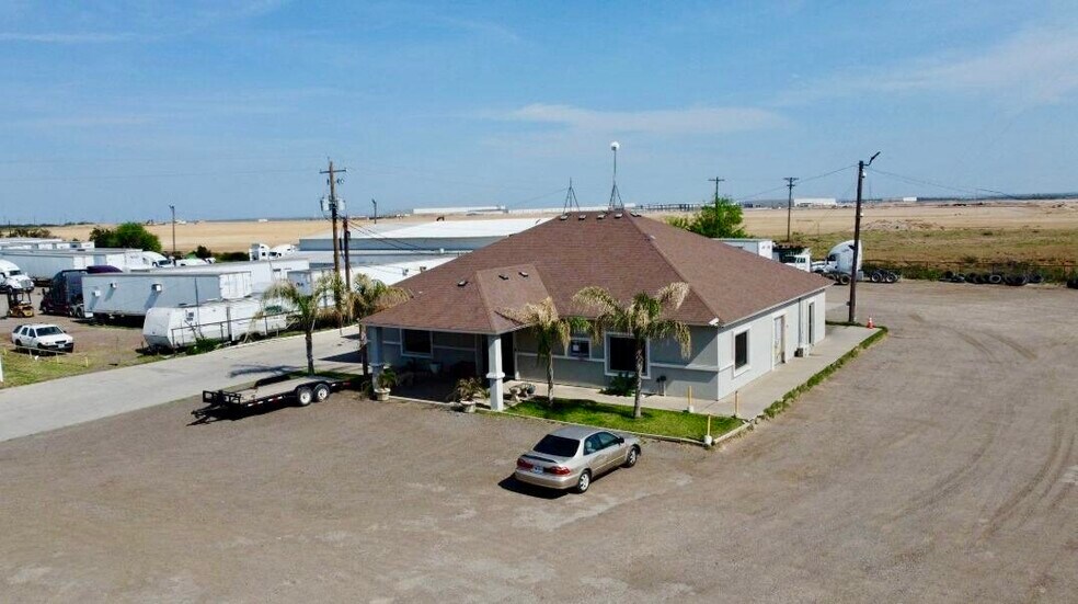 More Photos Of 20951 Mines Rd, Laredo Truck Terminal For Lease