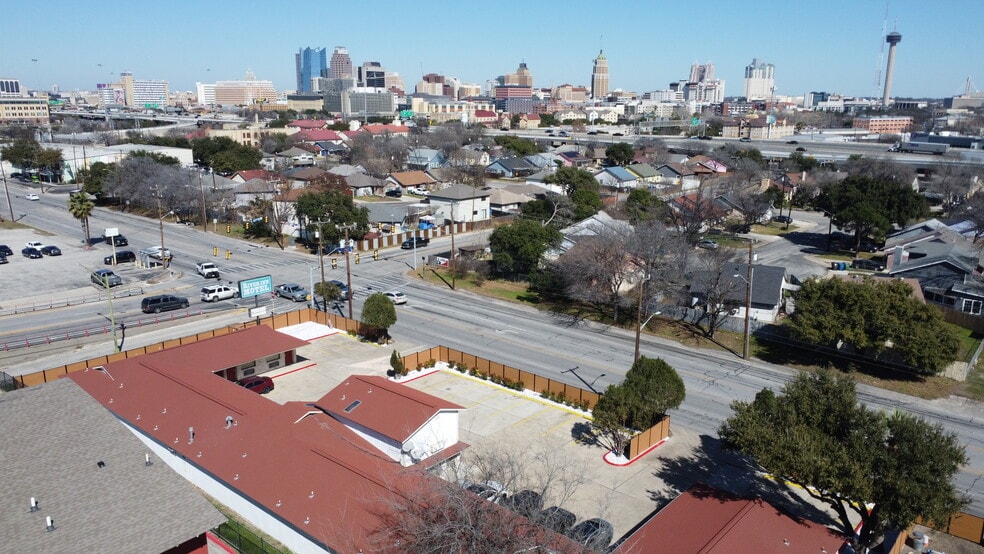 More Photos Of 909 S Frio St, San Antonio Hotel For Lease