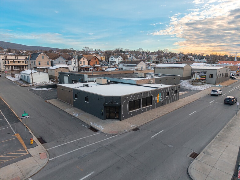 More Photos Of 601 7th Ave, Altoona General Retail For Sale