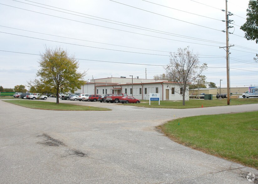 Primary Photo Of 4010 NW 39th St, Lincoln Warehouse For Lease