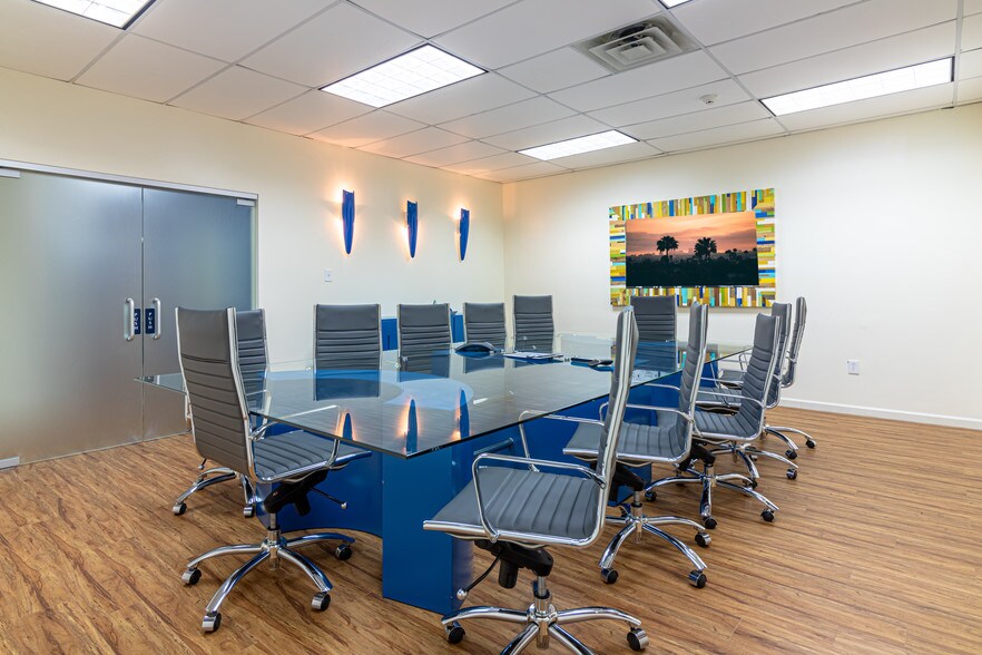 More Photos Of 290 Andrews Rd, Trevose Flex For Lease