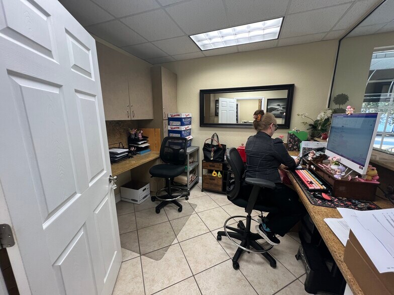 More Photos Of 4505 Town N Country Blvd, Tampa Office For Sale