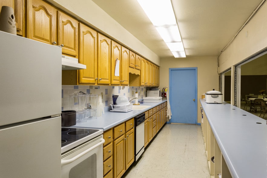 More Photos Of 305 W Columbia St, Farmington Religious Facility For Sale