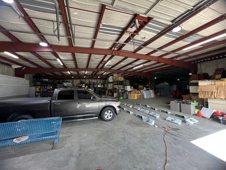More Photos Of 3887 E US-90 Hwy, Lake City Warehouse For Lease