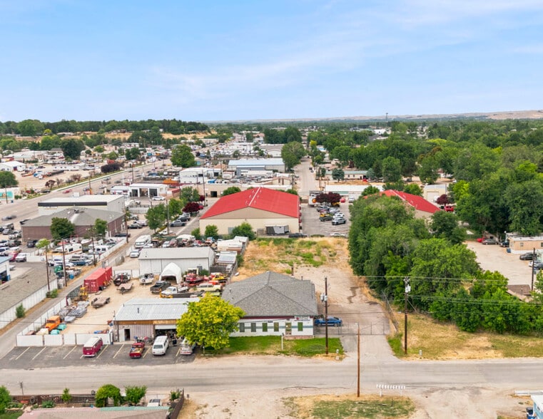 More Photos Of 112 E 45th St, Garden City Flex For Sale