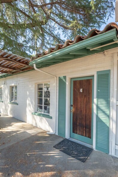 More Photos Of 306 W St Charles St, San Andreas Hotel For Sale