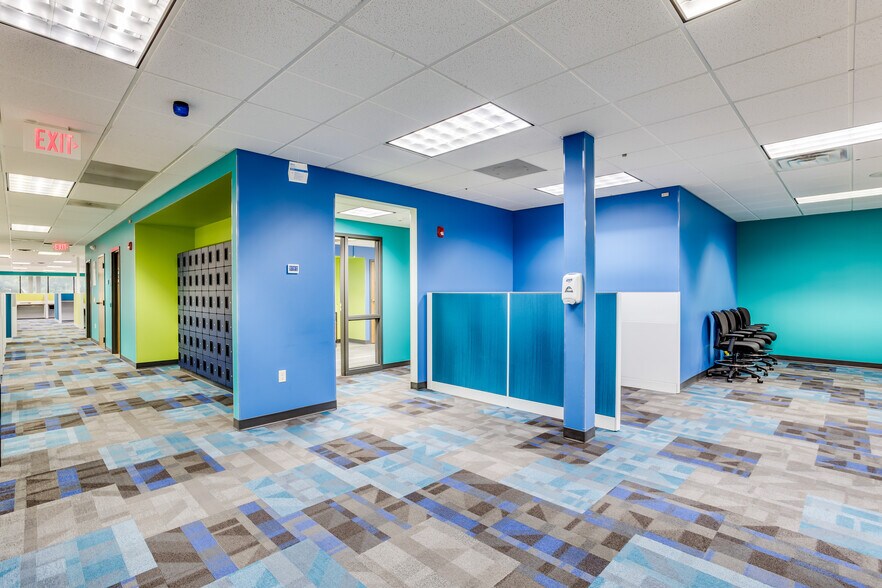 More Photos Of 500 W 1st Ave, Hutchinson Office For Sale