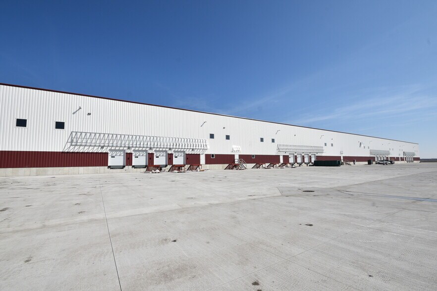 More Photos Of 3401 N 46th Ave, Fargo Industrial For Lease