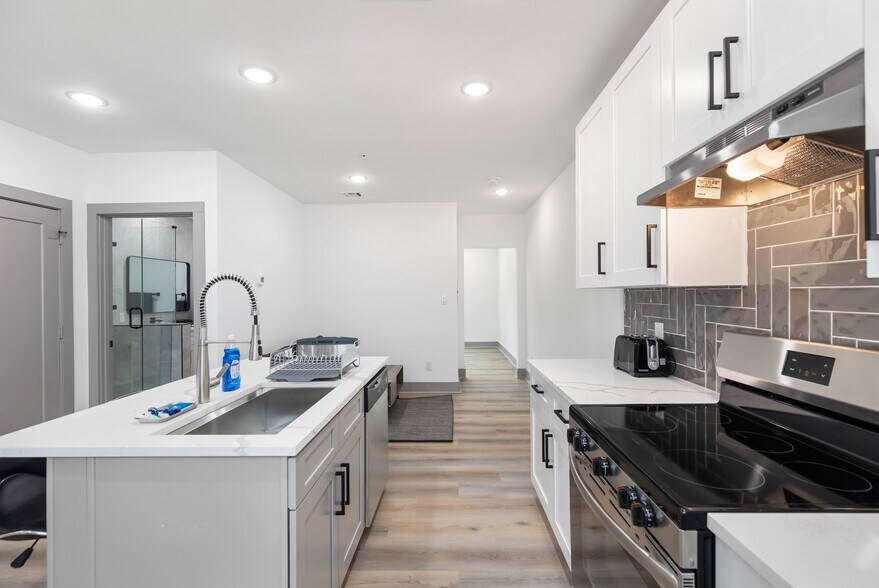 More Photos Of 2004 Binz St, Houston Apartments For Sale