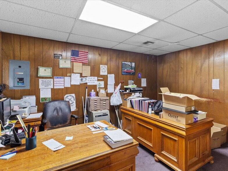 More Photos Of 100 E Broadway St, Lexington Storefront For Sale