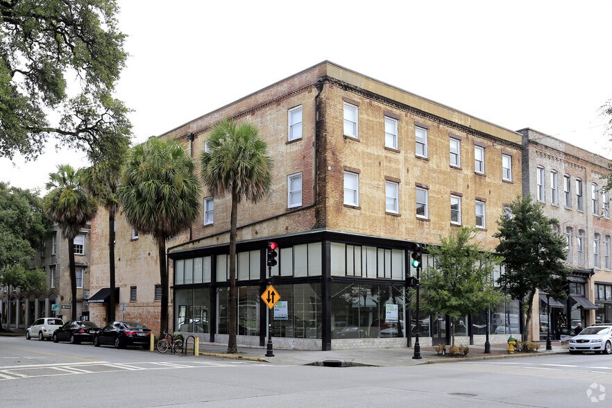 More Photos Of 322 W Broughton St, Savannah Storefront For Lease