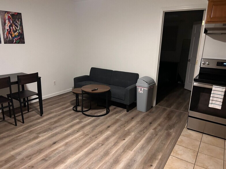More Photos Of 314 W North St, Colchester Apartments For Sale