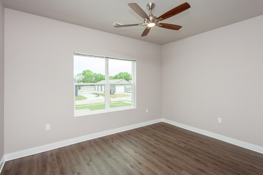 More Photos Of 505-509 E 1st St, Huxley Apartments For Sale