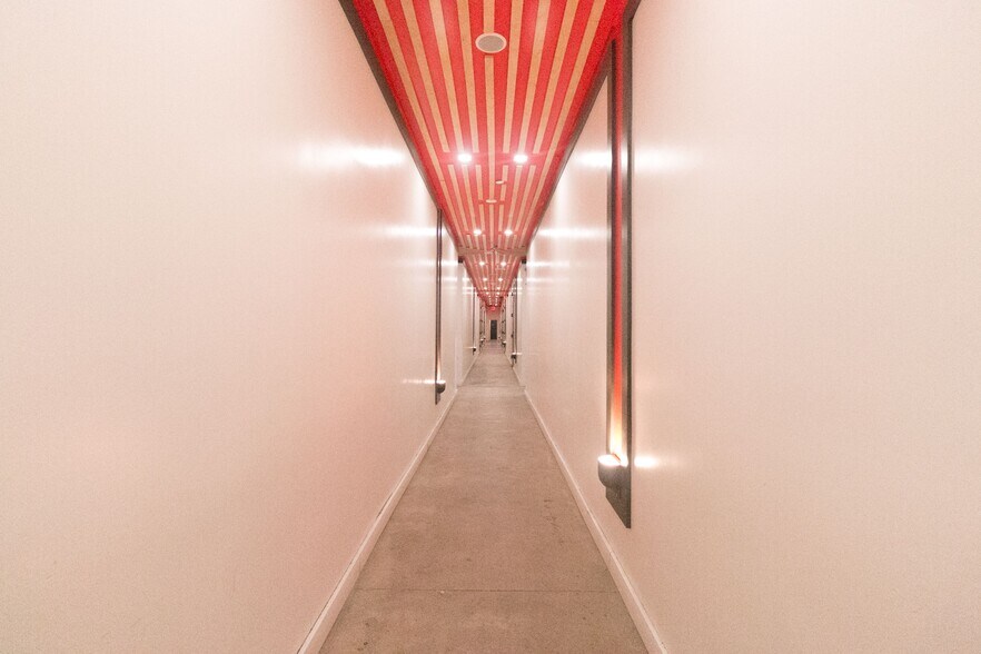 More Photos Of 78-92 Kingsland Ave, Brooklyn Flex For Sale