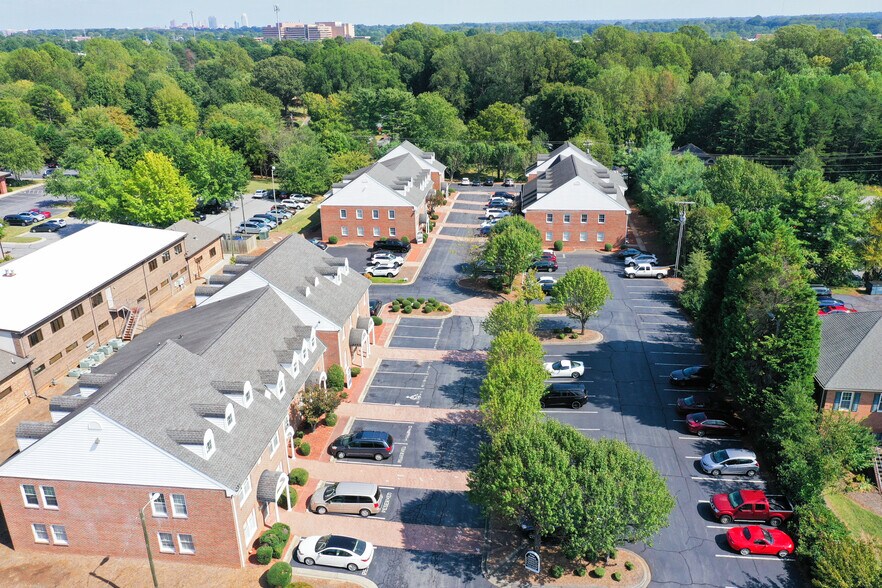 More Photos Of 1365 Westgate Center Dr, Winston-Salem Medical For Lease