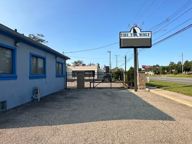 More Photos Of 24056 Pilgrim, Redford Township Medical For Lease