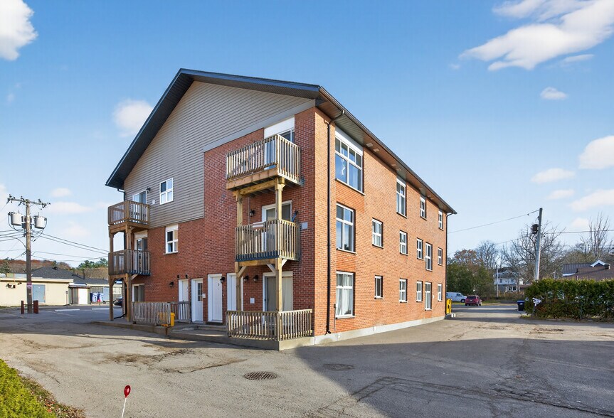 More Photos Of 2 Tessier Dr, Penetanguishene Apartments For Sale