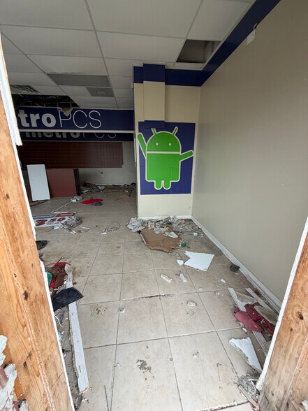 More Photos Of 3102 Martin Luther King Ave, Flint General Retail For Sale