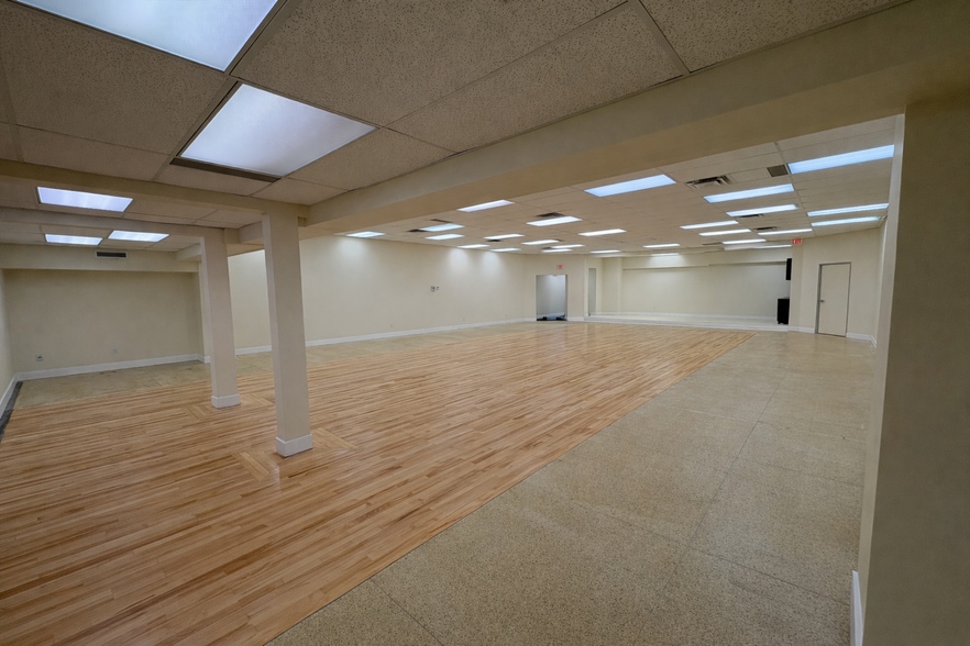 More Photos Of 381 Richmond Rd, Ottawa Storefront Retail Office For Sale