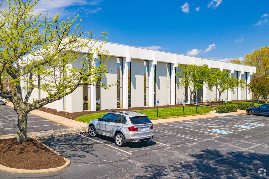 Primary Photo Of 8003 Franklin Farms Dr, Richmond Office For Lease