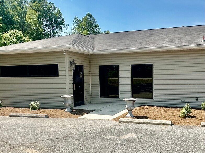 More Photos Of 415 Semora Rd, Roxboro Office For Sale