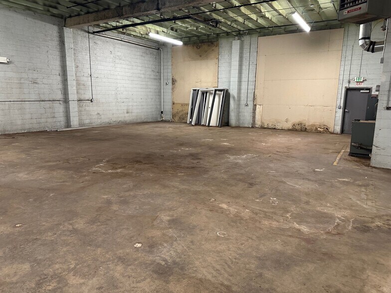 More Photos Of 8316 N Albina Ave, Portland Manufacturing For Sale
