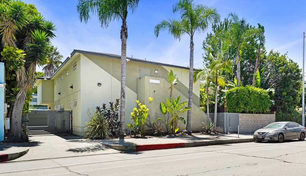 Primary Photo Of 12044 W Washington Blvd, Los Angeles Office Residential For Sale
