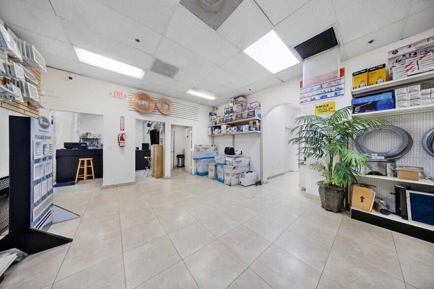 More Photos Of 7620 NW 25th St, Miami Distribution For Sale