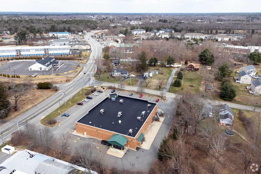 More Photos Of 32 W Main St, Lakeville Drugstore For Lease