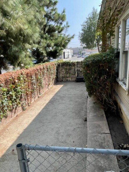 More Photos Of 1101 W Burbank Blvd, Burbank Office Residential For Lease