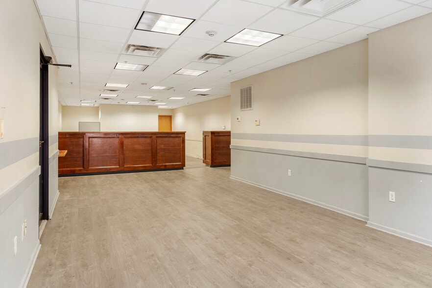 More Photos Of 910 SUMMIT Ave, Union City Office Residential For Sale