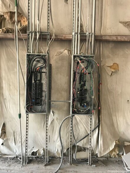 More Photos Of 1211 Ireland Dr, Fayetteville Light Distribution For Lease