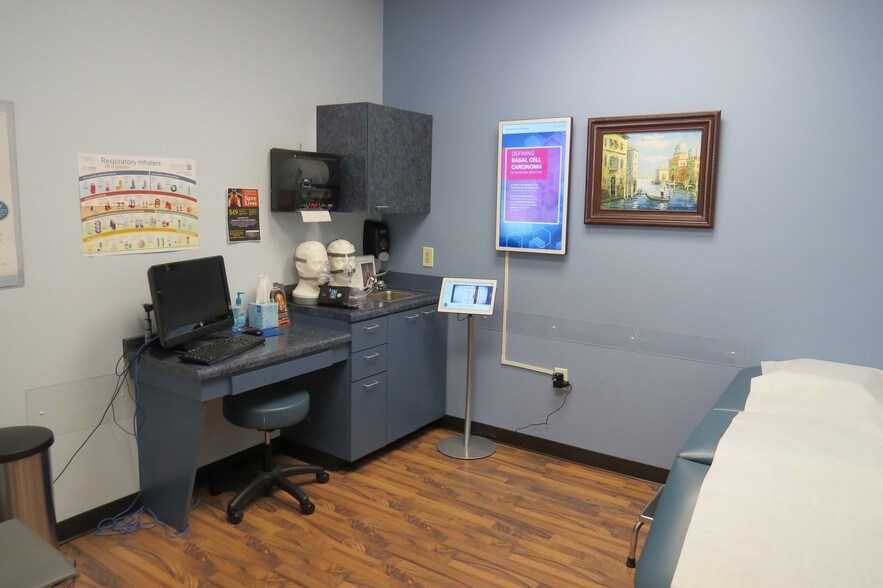 More Photos Of 8840 Calumet Ave, Munster Office For Lease