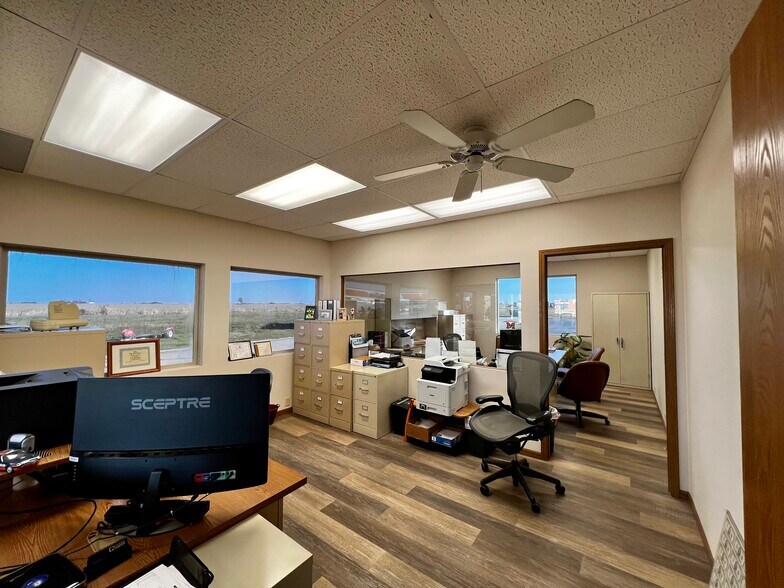 More Photos Of 1719 E Jackson St, Macomb Auto Dealership For Sale