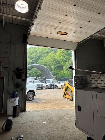 More Photos Of 1000 Knotty Oak Rd, Coventry Industrial For Sale