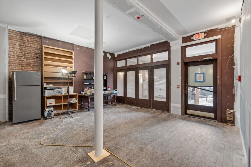 More Photos Of 316 Wall St, Kingston Storefront Retail Residential For Lease