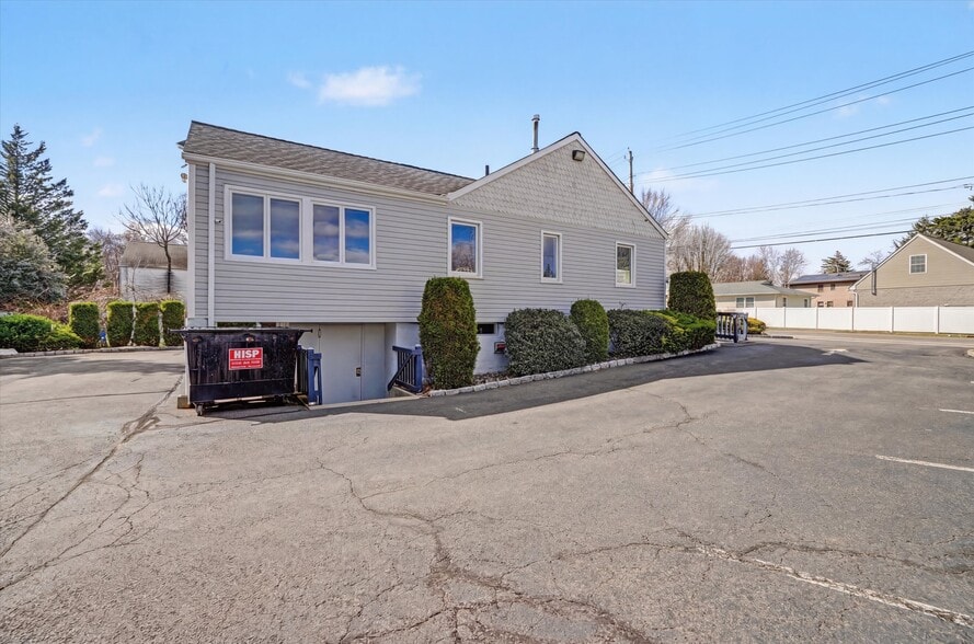 More Photos Of 75 Ramapo Rd, Garnerville Office For Sale